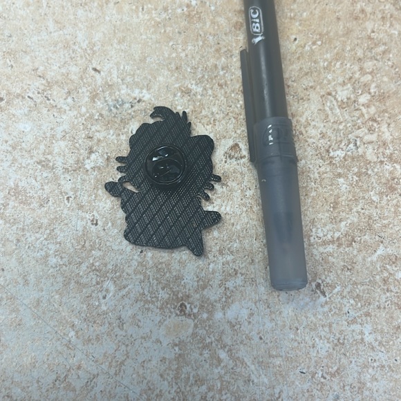 Sanrio Hello Kitty Punk Rock Pin - Picture 3 of 3